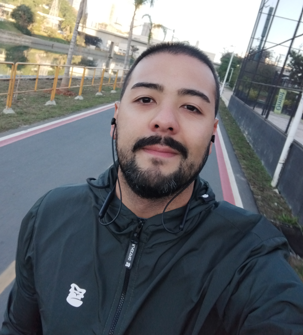 Carlos Eduardo Cruz Nakandakare (Condutor)